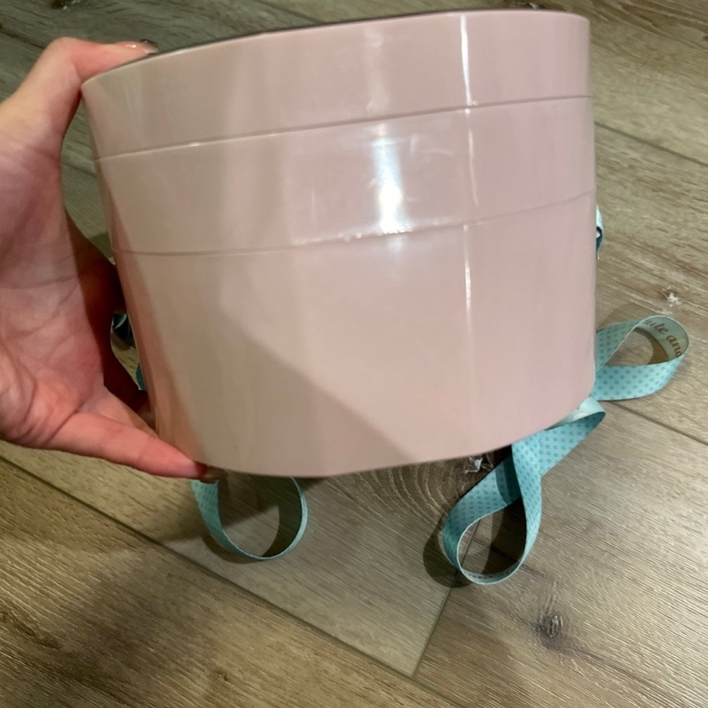 Minnie Mouse Popcorn Bucket - Picture 7 of 8